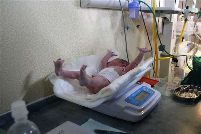 国内正规供卵私立医院有哪些,试管移植冻胚前感冒了有轻微的喉咙痛还能移植吗？